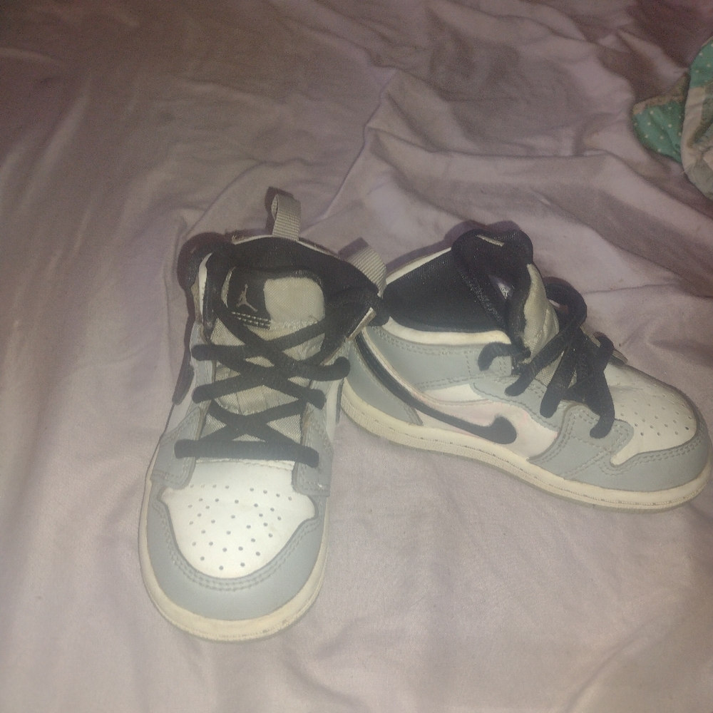 Nike Kids' Gray and White Sneakers